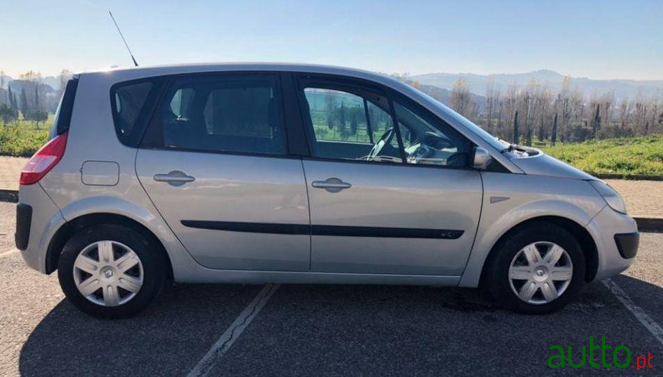 2003' Renault Scenic 1.5 Dci photo #2