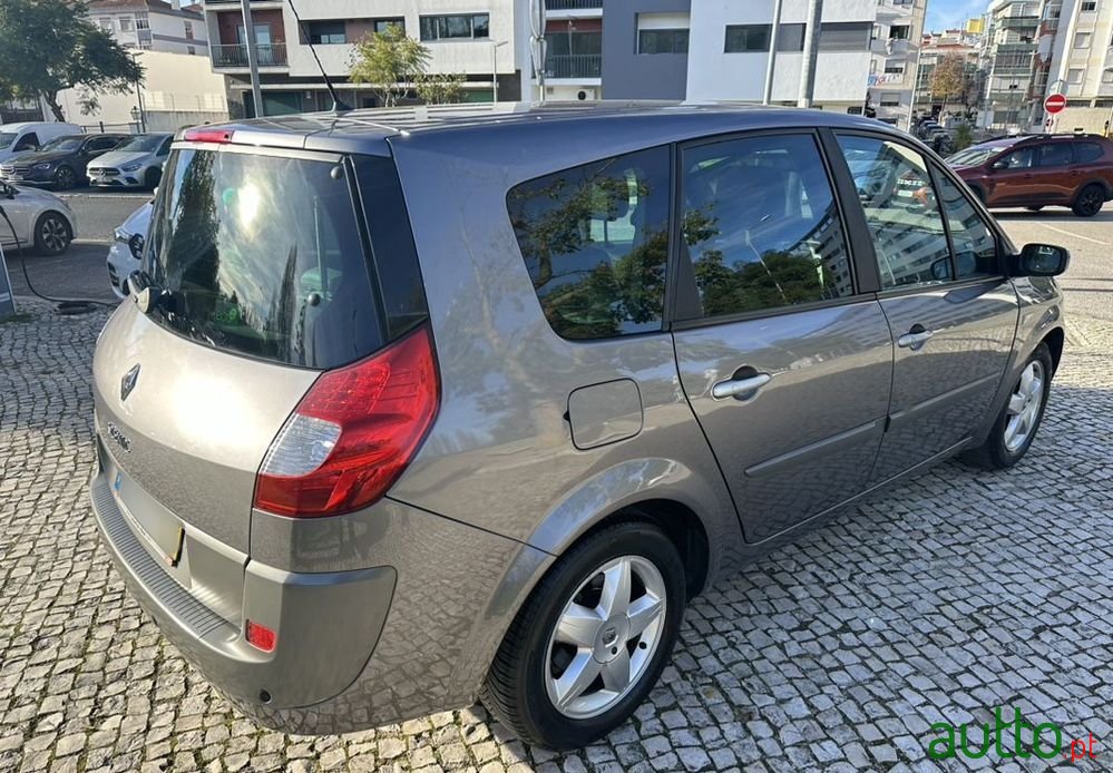 2009' Renault Grand Scenic photo #6