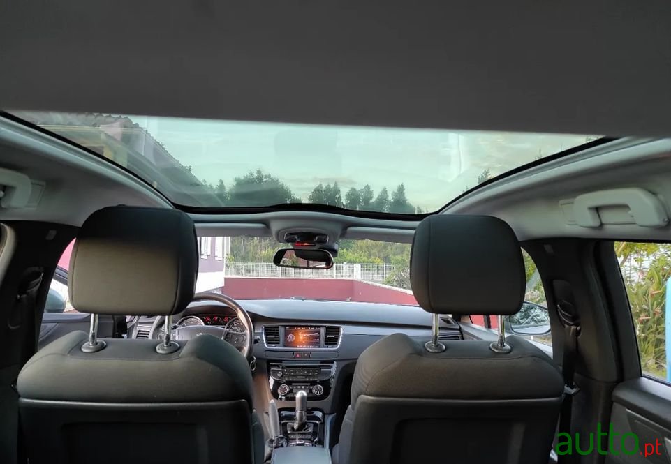 2011' Peugeot 508 Sw photo #3