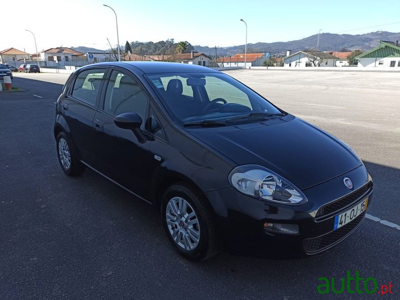 2014' Fiat Punto photo #3