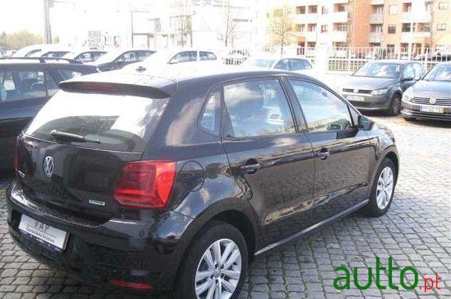 2016' Volkswagen Polo 1.0 Confortline photo #2