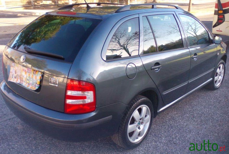 2007' Skoda Fabia Break photo #2