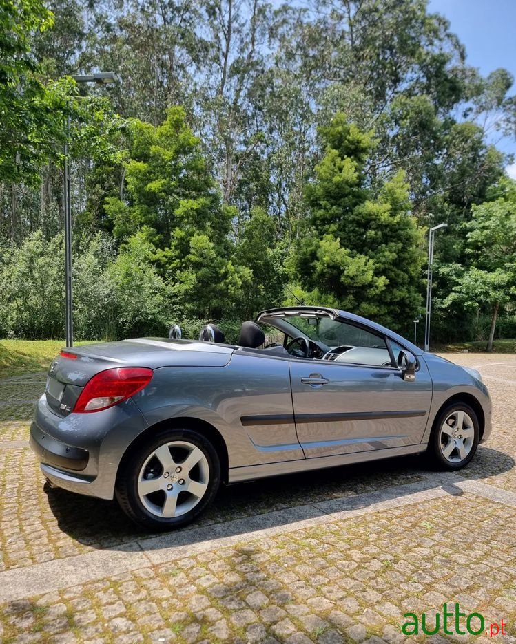 2010' Peugeot 207 photo #3