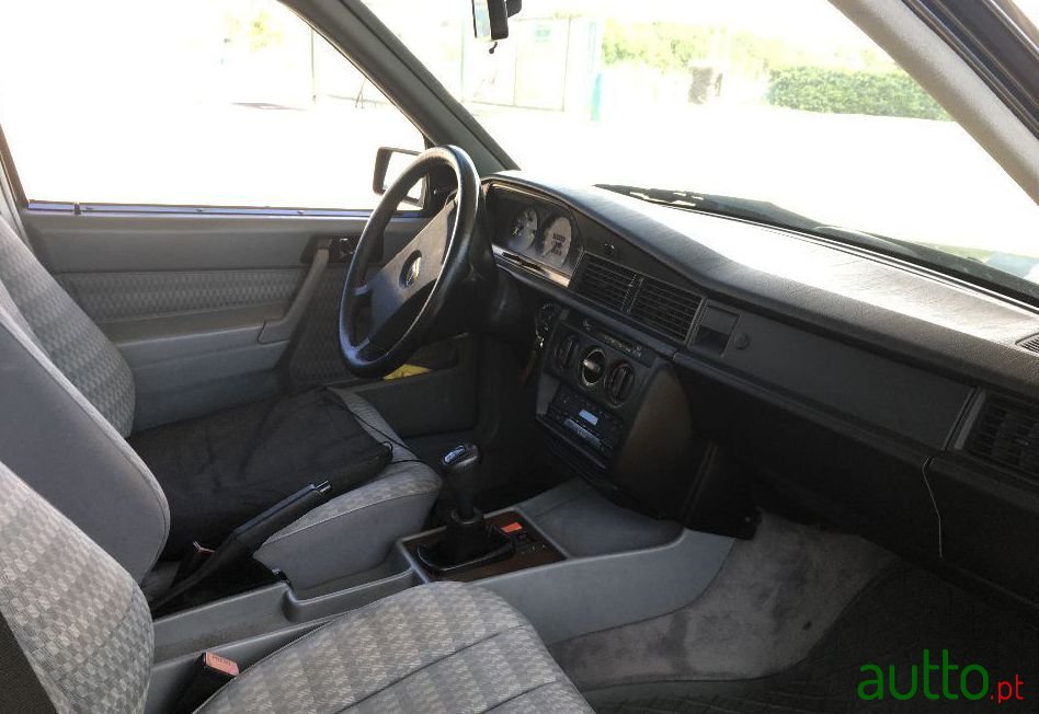 1989' Mercedes-Benz 190 photo #1