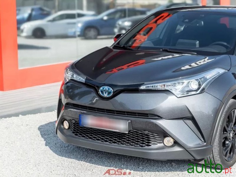 2018' Toyota C-HR 1.8 Hsd Exclusive photo #4