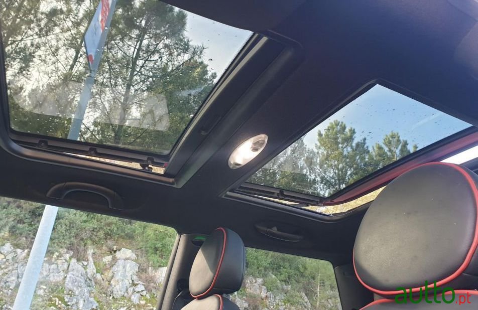 2011' MINI John Cooper Works photo #3