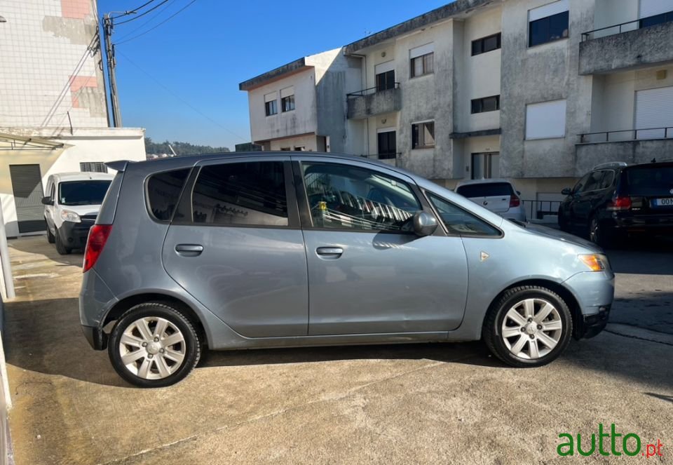 2009' Mitsubishi Colt photo #4