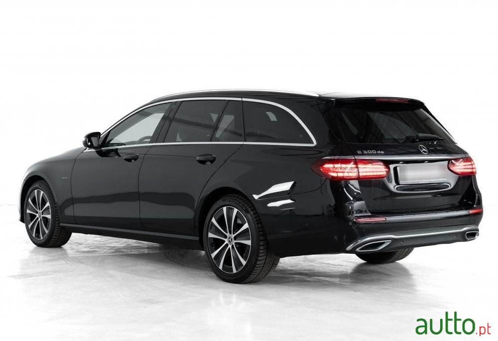 2021' Mercedes-Benz Classe E photo #4