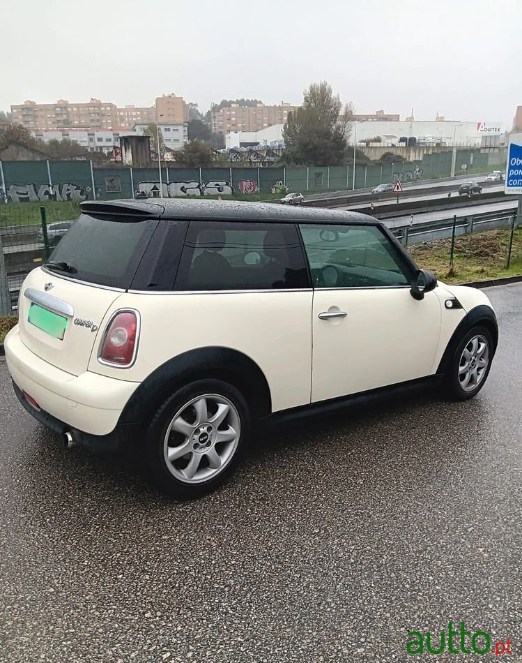 2009' MINI Cooper D photo #2