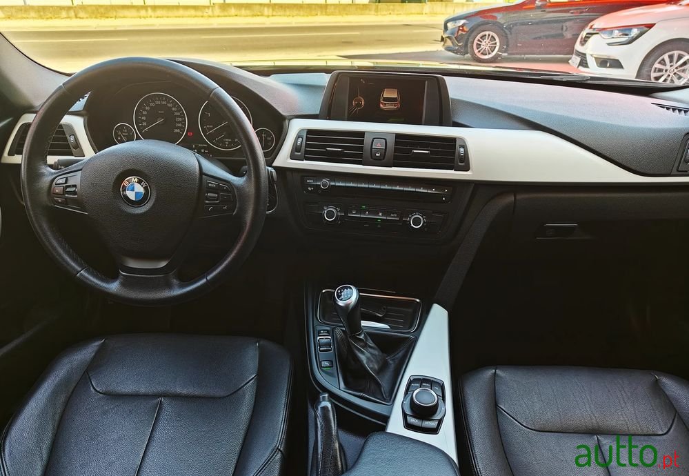 2015' BMW 320 photo #3