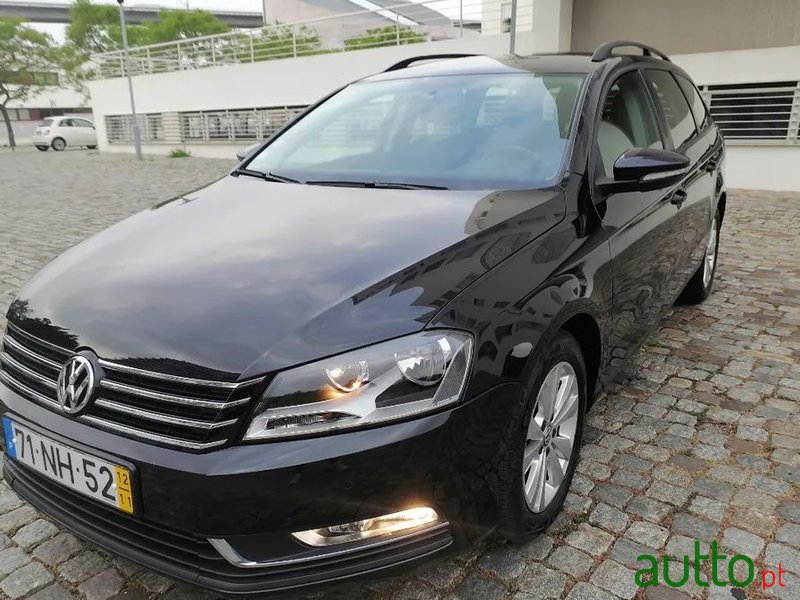 2012' Volkswagen Passat Variant photo #2