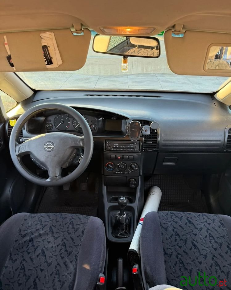 2000' Opel Zafira photo #3