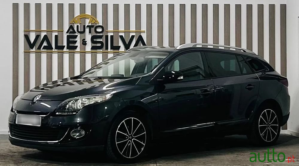 2013' Renault Megane Sport Tourer photo #1