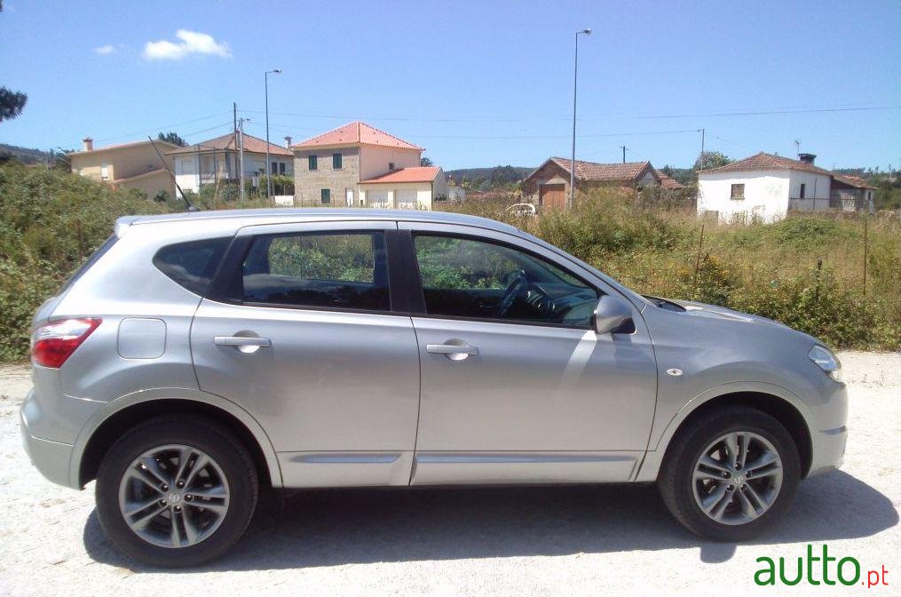 2010' Nissan Qashqai photo #1