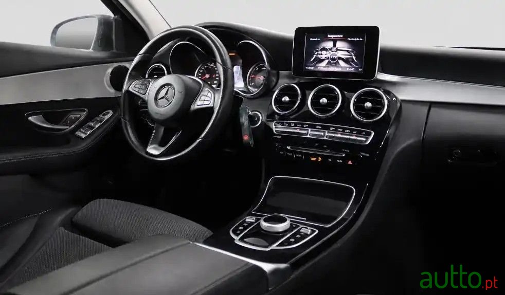 2017' Mercedes-Benz Classe C photo #6