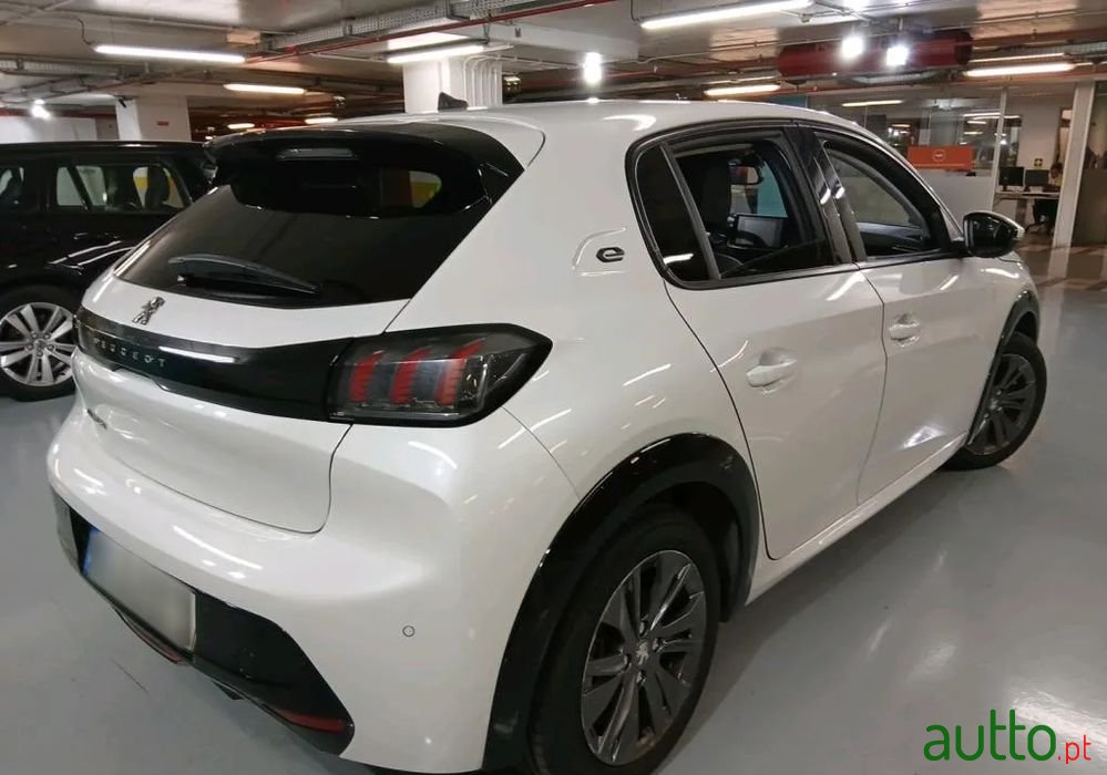 2021' Peugeot e-208 50 Kwh Allure photo #3