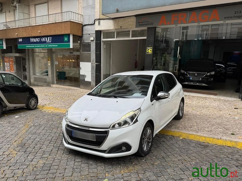 2016' Peugeot 208 1.2 Puretech Style photo #3