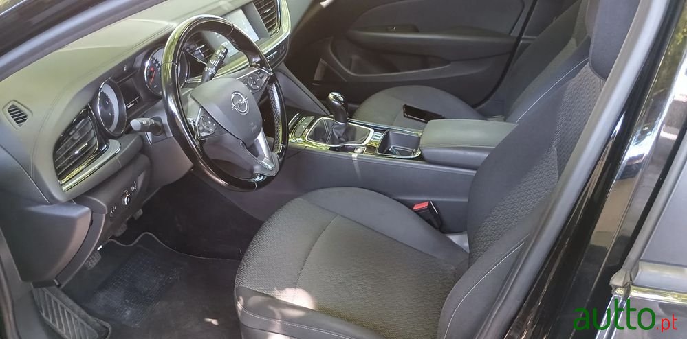 2019' Opel Insignia Sports Tourer photo #3