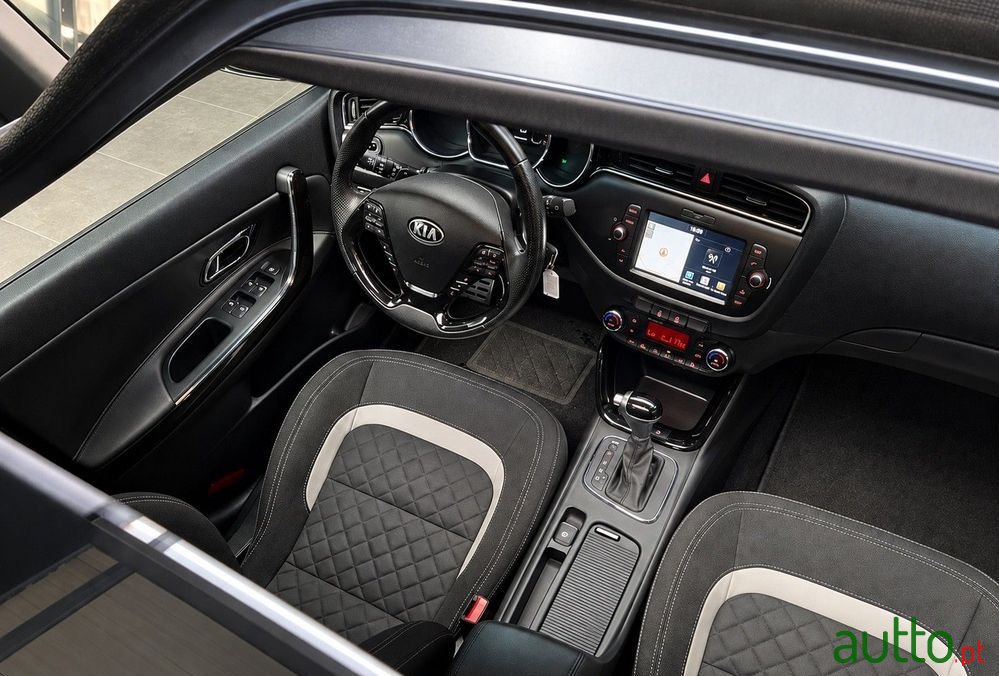 2018' Kia Ceed Sw photo #6