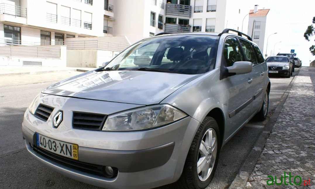 2004' Renault Megane Break photo #1