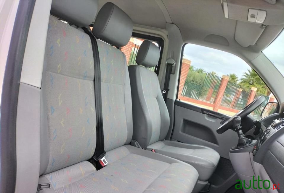 2009' Volkswagen Transporter photo #4