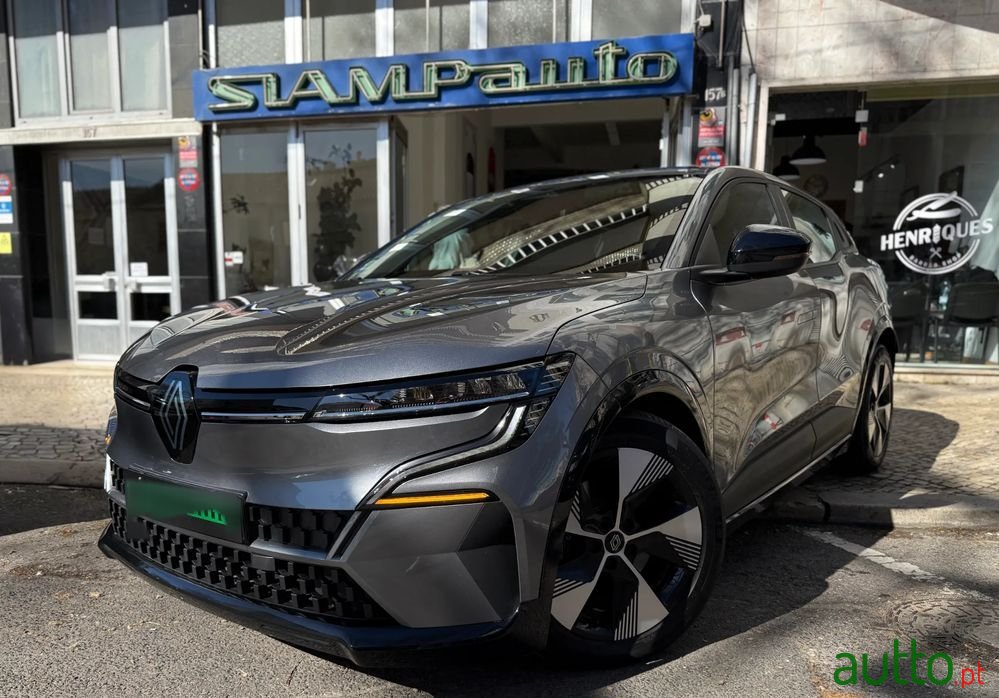 2023' Renault Megane E-Tech photo #1
