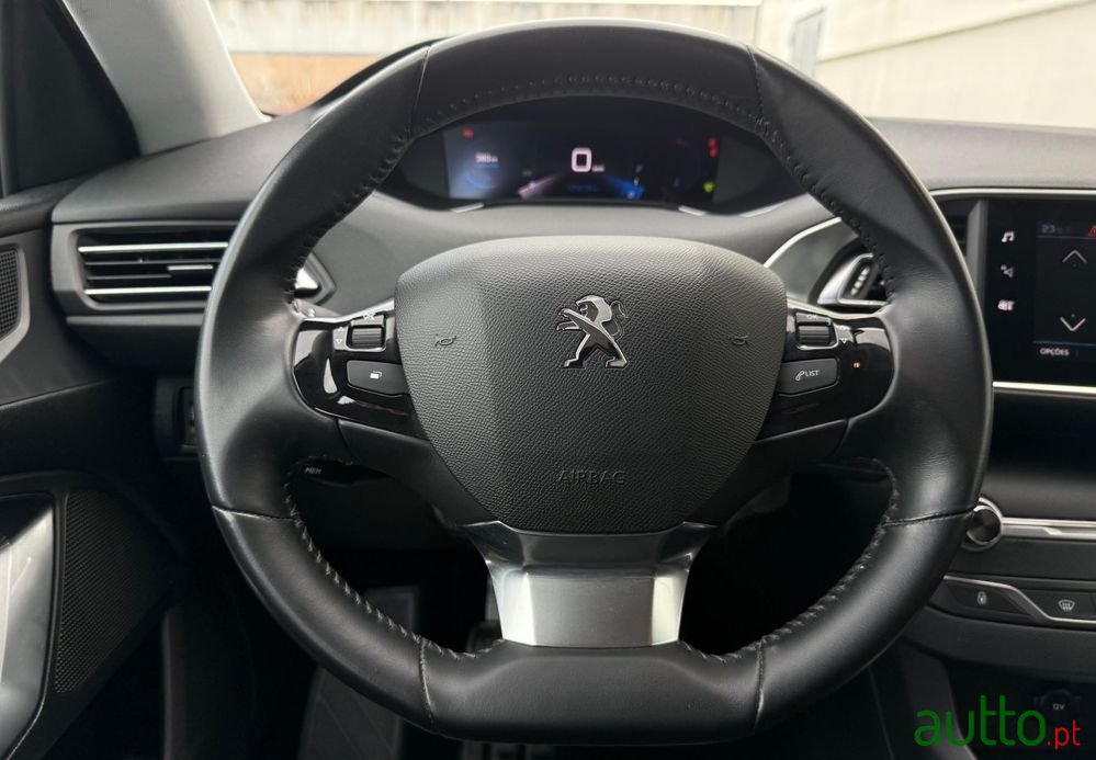 2020' Peugeot 308 photo #6