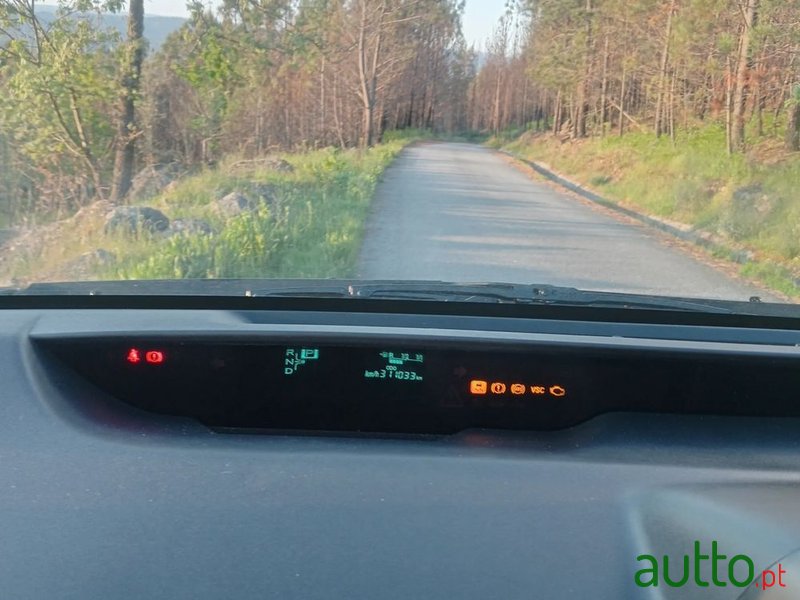 2008' Toyota Prius photo #2