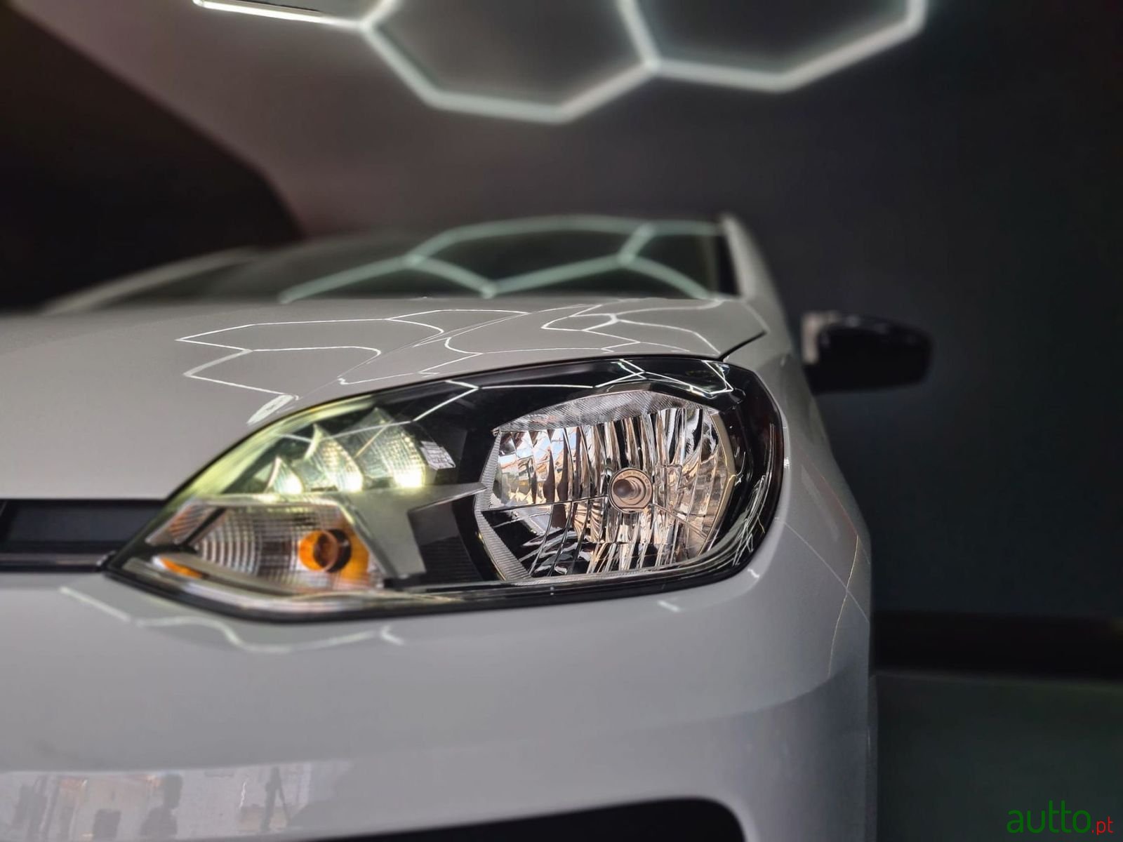 2022' Volkswagen Up photo #5