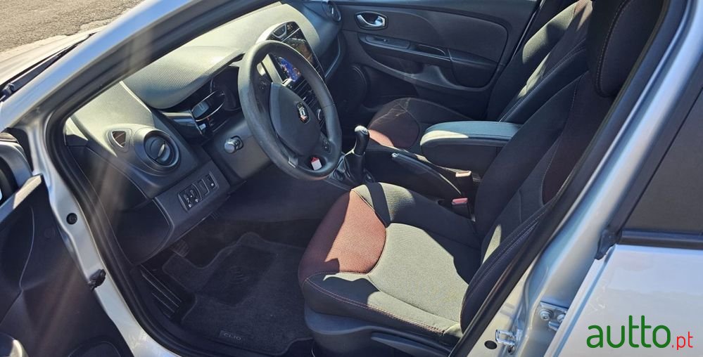 2016' Renault Clio photo #6