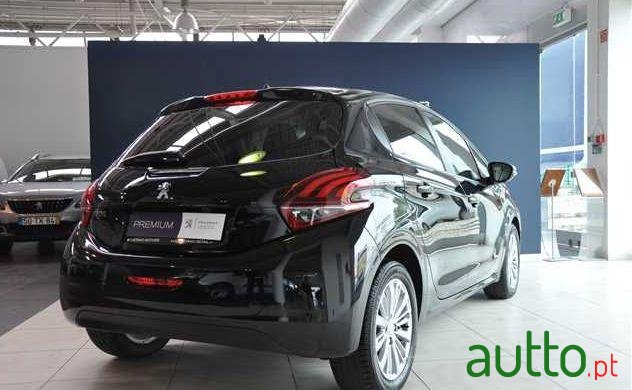 2017' Peugeot 208 1.2 Puretech Style photo #1