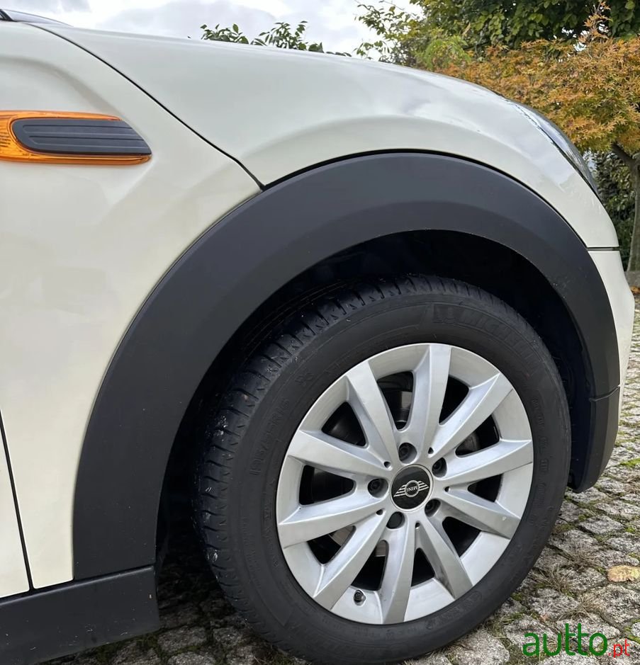 2016' MINI One Standard photo #5