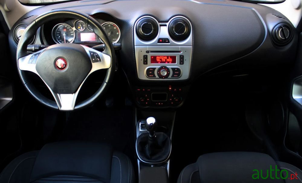 2012' Alfa Romeo MiTo photo #5