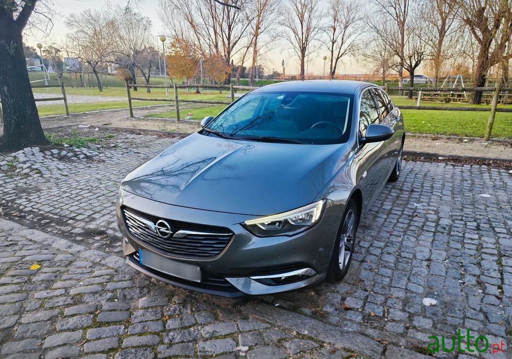 2020' Opel Insignia Grand Sport photo #1