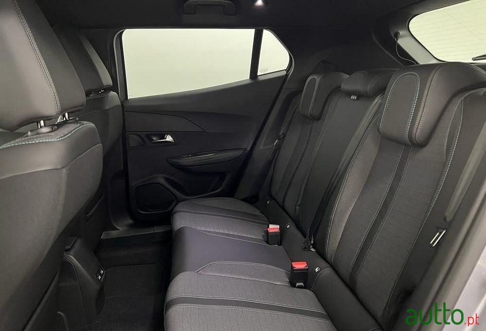 2022' Peugeot 2008 1.2 Puretech Allure photo #4