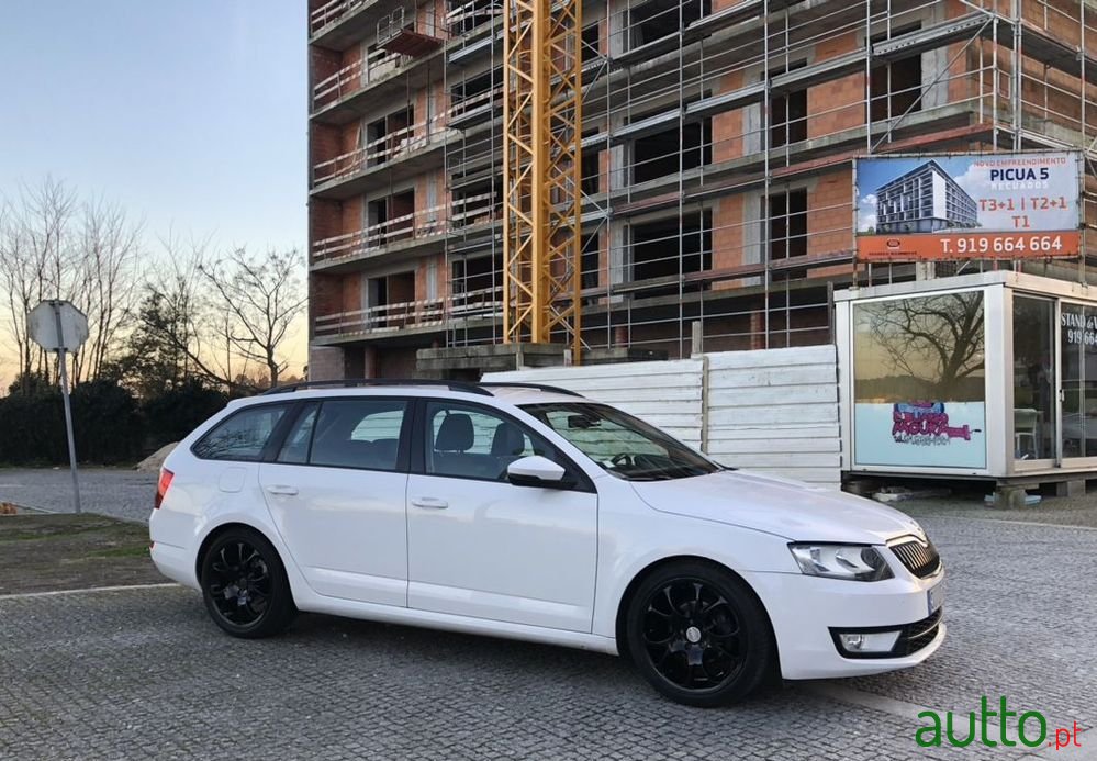 2015' Skoda Octavia Break photo #5