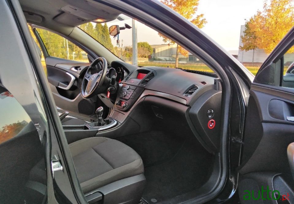 2010' Opel Insignia Sports Tourer photo #6