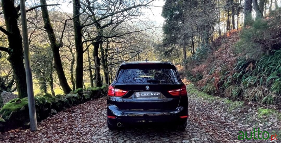 2016' BMW 216 Gran Tourer photo #4