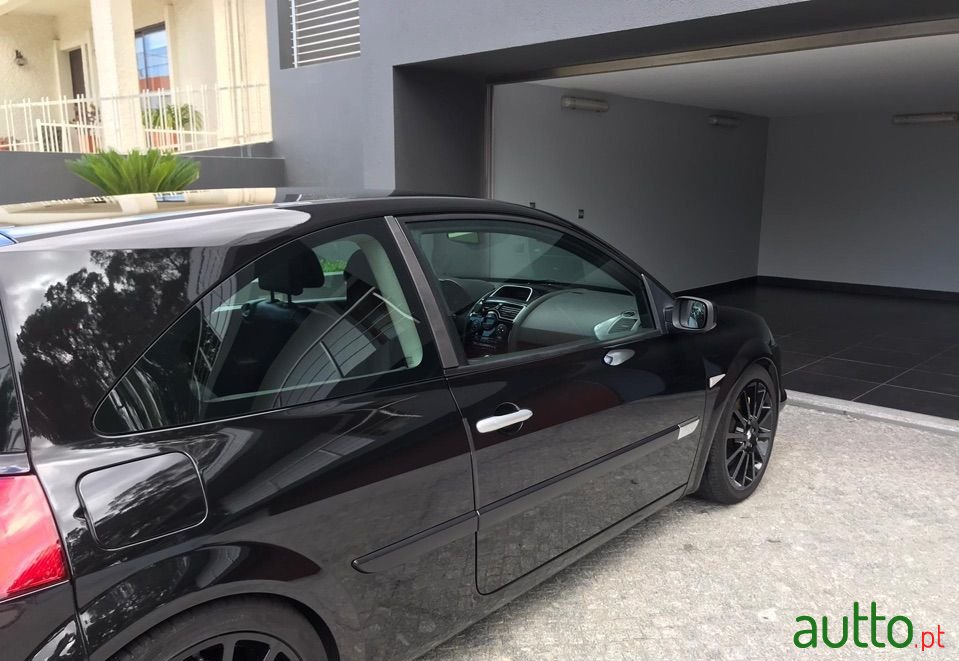 2004' Renault Megane Sport photo #4