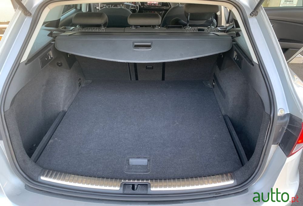 2015' SEAT Leon St photo #6