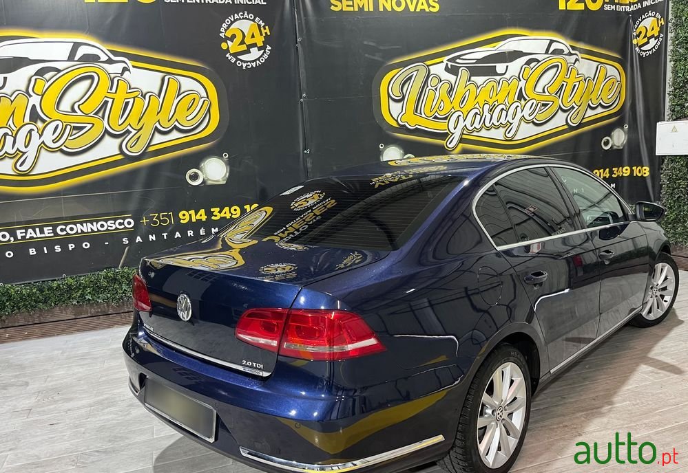 2011' Volkswagen Passat photo #3