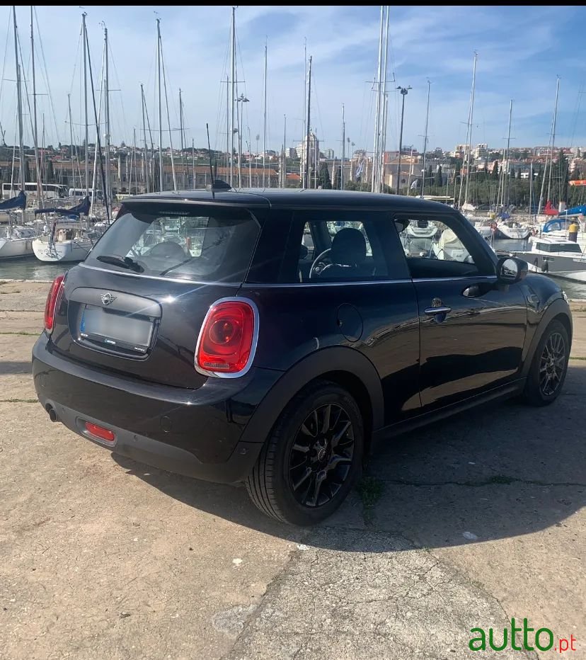 2020' MINI One Aut. photo #6