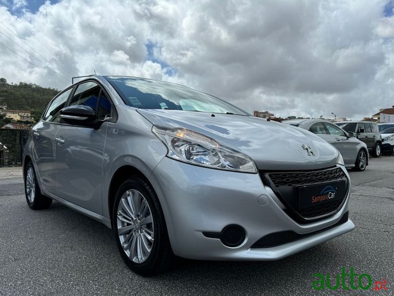 2015' Peugeot 208 1.4 Hdi Active photo #4