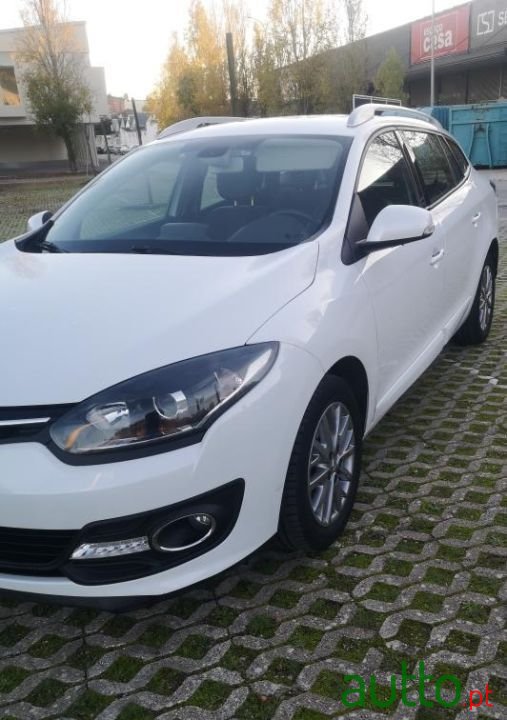 2015' Renault Megane Sport Tourer photo #2