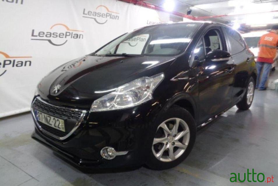 2013' Peugeot 208 1.4 Hdi Active photo #2