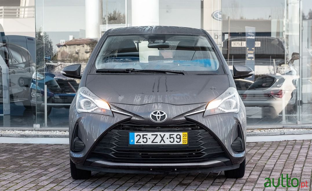 2020' Toyota Yaris photo #3