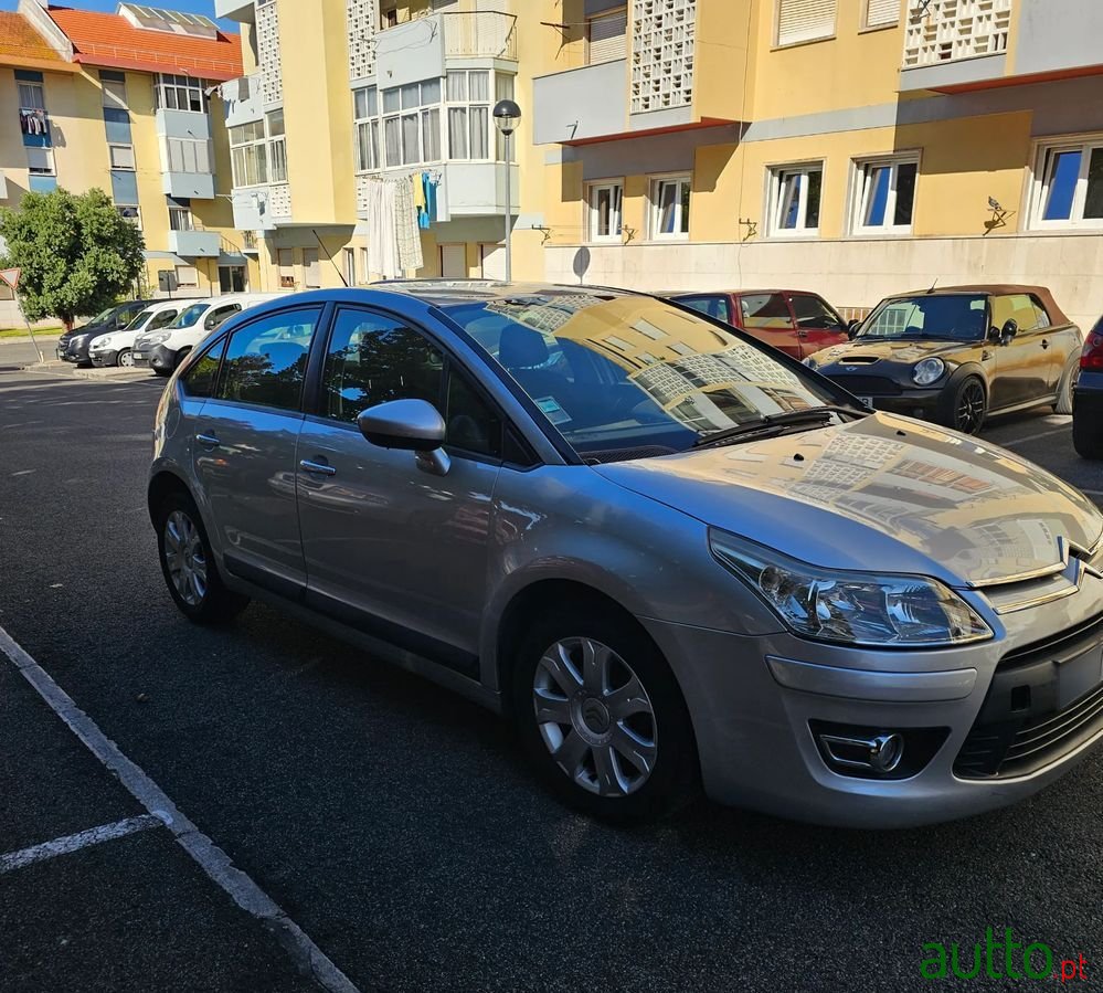 2009' Citroen C4 photo #5