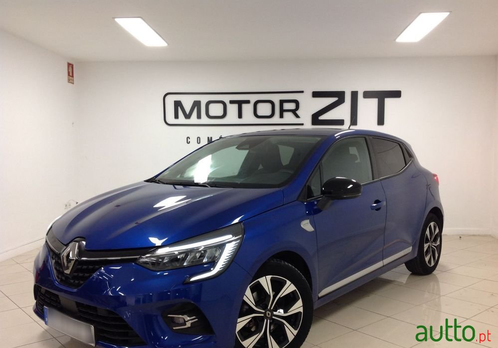 2021' Renault Clio photo #3