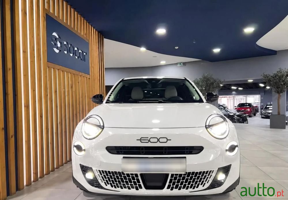 2024' Fiat 600 photo #3