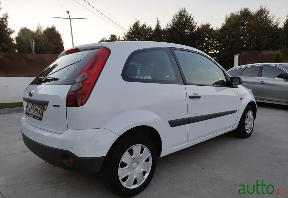 2008' Ford Fiesta photo #4